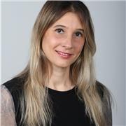 Doy clases de inglés desde el nivel A2 al C1. Me especializo en exámenes de Cambridge, secundaria y adultoa